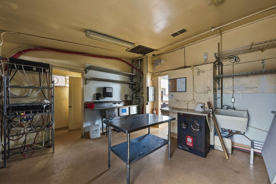 More Photos Of 951 C St, Hayward Fast Food For Sale