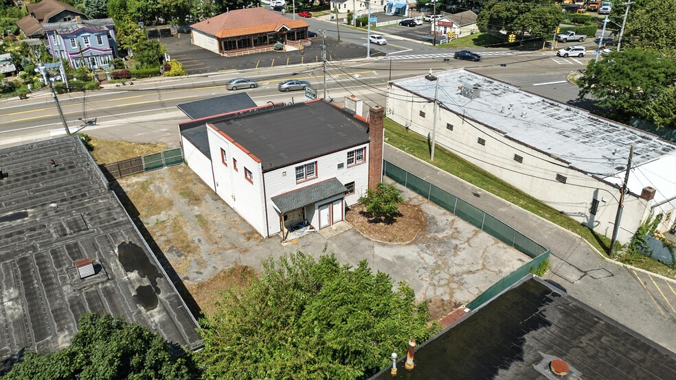 More Photos Of 230 N Main St, Sayville Storefront For Sale