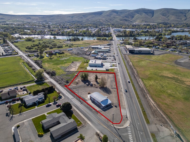 More Photos Of 391 Wine Country Rd, Prosser Freestanding For Sale