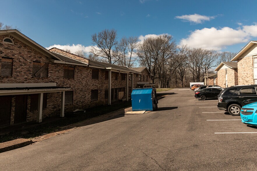 More Photos Of 3081 St. Charles Dr, Memphis Apartments For Sale
