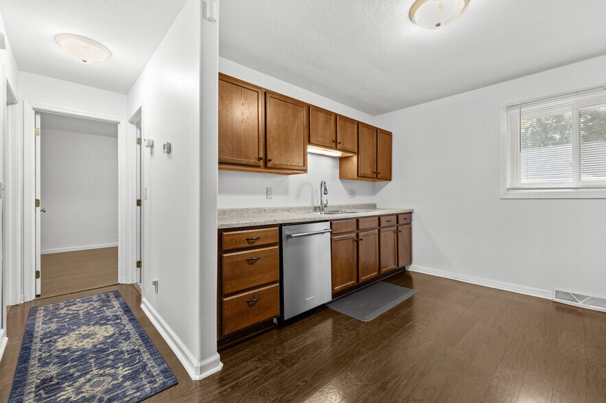 More Photos Of 118 21st St NW, Minot Multifamily For Sale