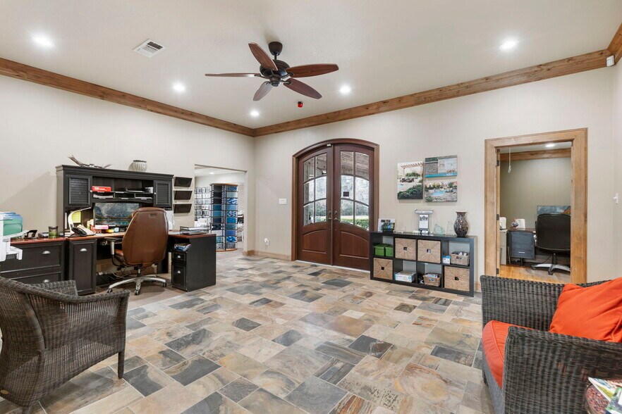 More Photos Of 8711 Hufsmith Kuykendahl Rd, Tomball Industrial For Sale