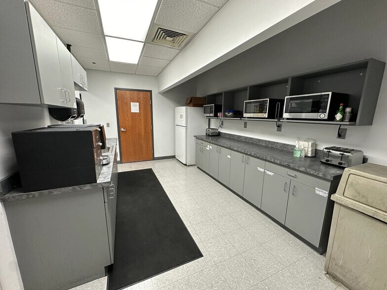 More Photos Of 100 N Byrne Rd, Toledo Light Distribution For Sale