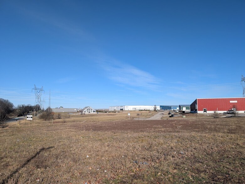 More Photos Of 245 Woody Stephens blvd, Midway Land For Lease