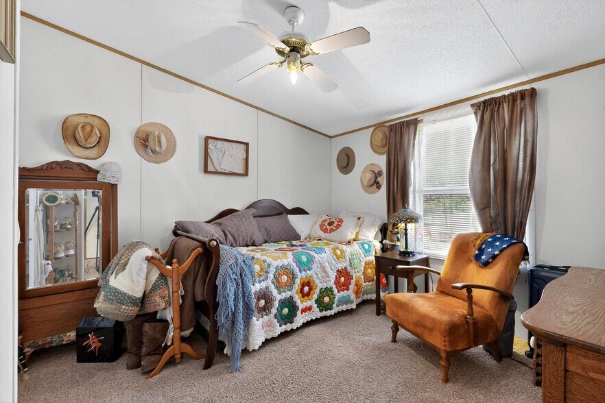 More Photos Of 15711 La Hacienda Dr, Austin Light Manufacturing For Sale