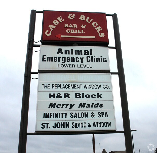 More Photos Of 7095 Metropolitan Blvd, Barnhart Storefront For Lease