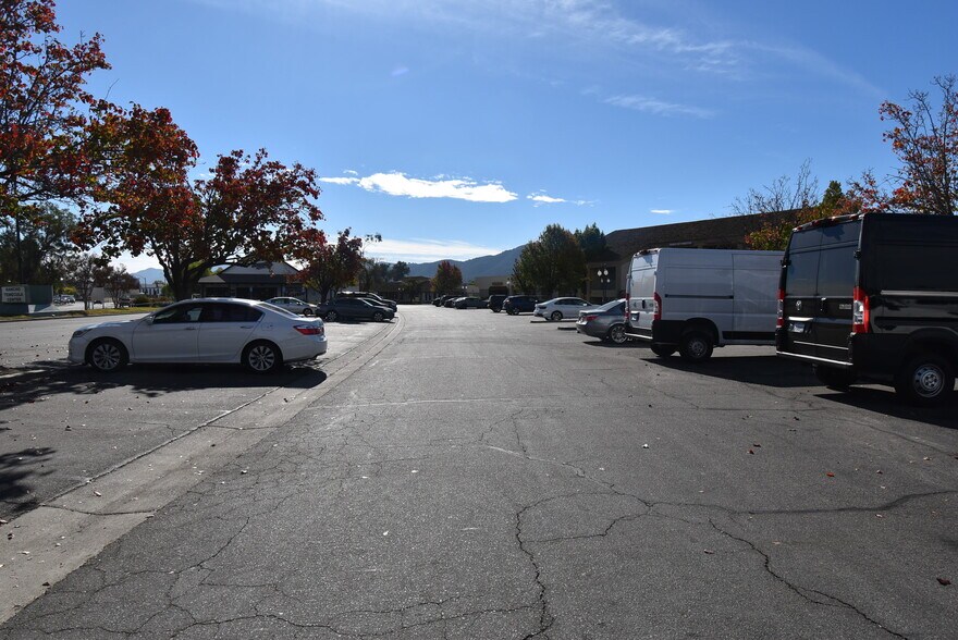 More Photos Of 27715 Jefferson Ave, Temecula Unknown For Lease