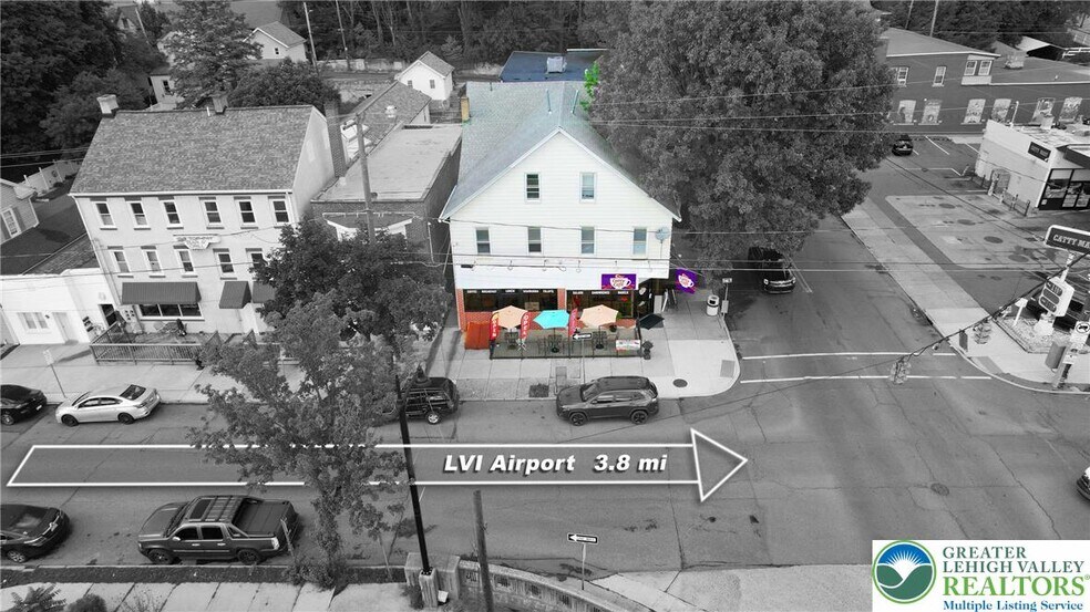 More Photos Of 102 Pine St, Catasauqua General Retail For Sale