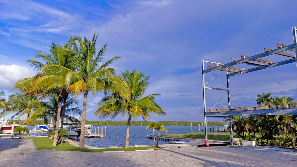 More Photos Of 18261 SE Federal Hwy, Tequesta Marina For Sale