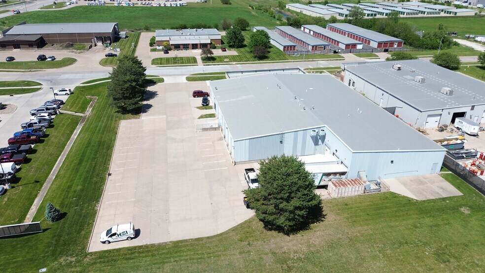 More Photos Of 16190 Laurel St, Waukee Warehouse For Lease