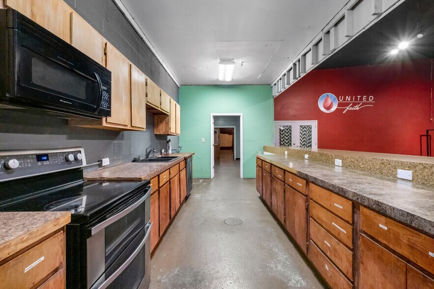 More Photos Of 814 E Cherokee Ave, Sallisaw Religious Facility For Sale