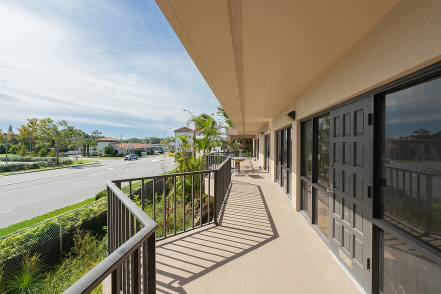 More Photos Of 6400 4th St N, Saint Petersburg Medical For Sale