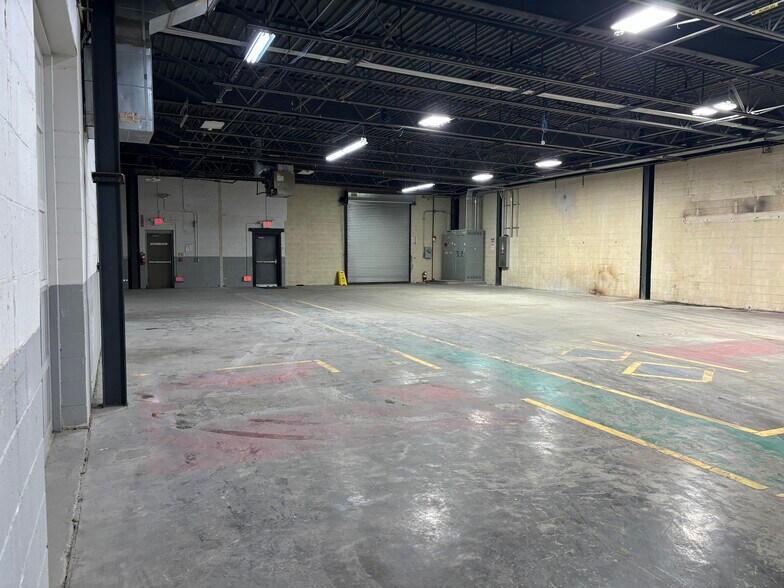 More Photos Of 200 Commerce Dr, Montgomeryville Warehouse For Sale