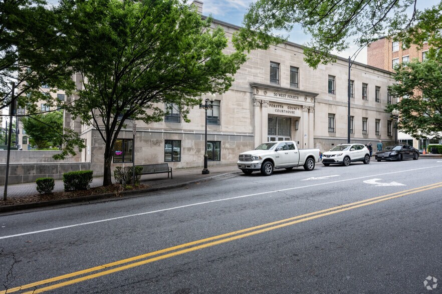 More Photos Of 50 W 4th St, Winston-Salem Apartments For Lease