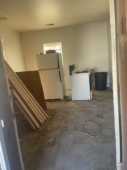 More Photos Of 900 N 2nd St, Saint Charles Storefront Retail Residential For Sale