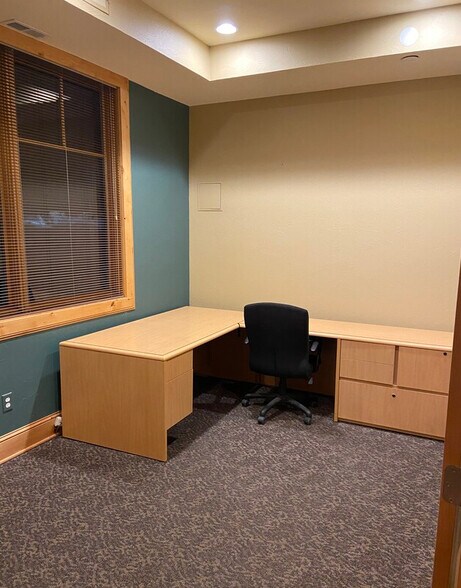 More Photos Of 9382-9386 Oak Ave, Waconia Medical For Sale