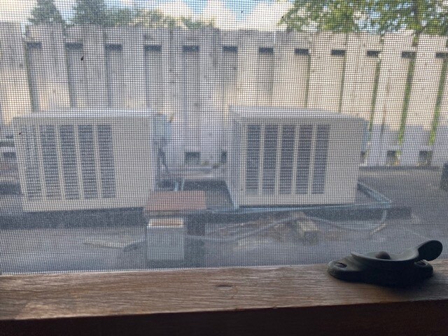 More Photos Of 21445 Gumina Rd, Brookfield Restaurant For Sale