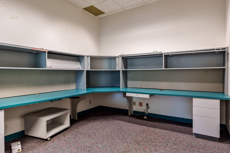 More Photos Of 6212 Material Ave, Loves Park Warehouse For Sale