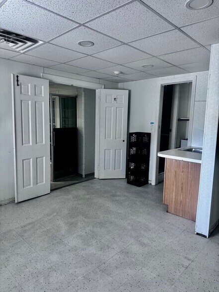 More Photos Of 270 Seabury St, Fall River Storefront For Sale