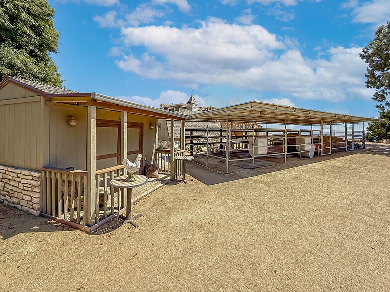 More Photos Of 10200 Lilac Ln, Chatsworth Specialty For Sale