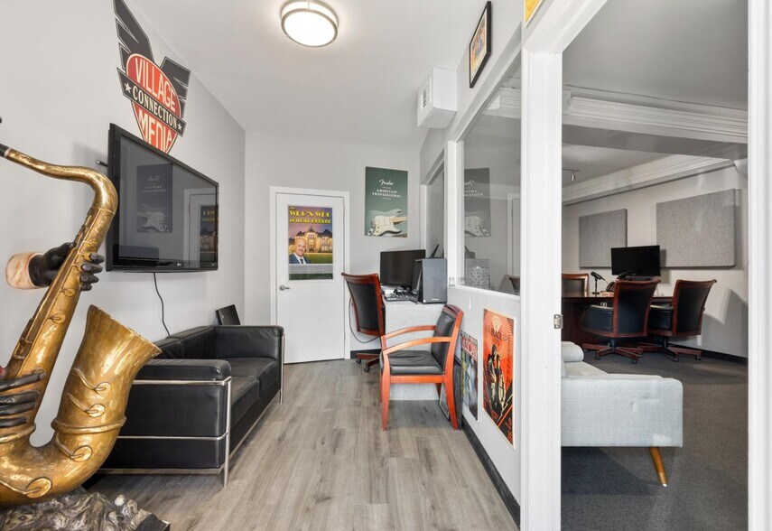 More Photos Of 120-124 Laurel Rd, East Northport Freestanding For Sale