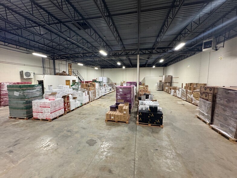 More Photos Of 168 Ayer Rd, Littleton Warehouse For Lease