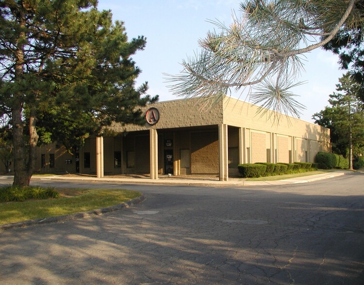 Primary Photo Of 37703-37713 Schoolcraft Rd, Livonia Unknown For Lease