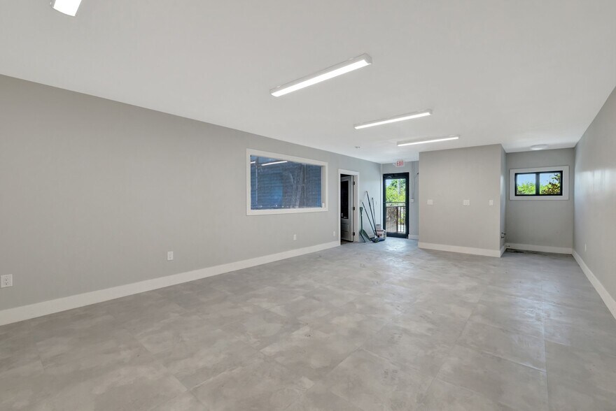 More Photos Of 3490 Oleander Ave, Fort Pierce Warehouse For Sale