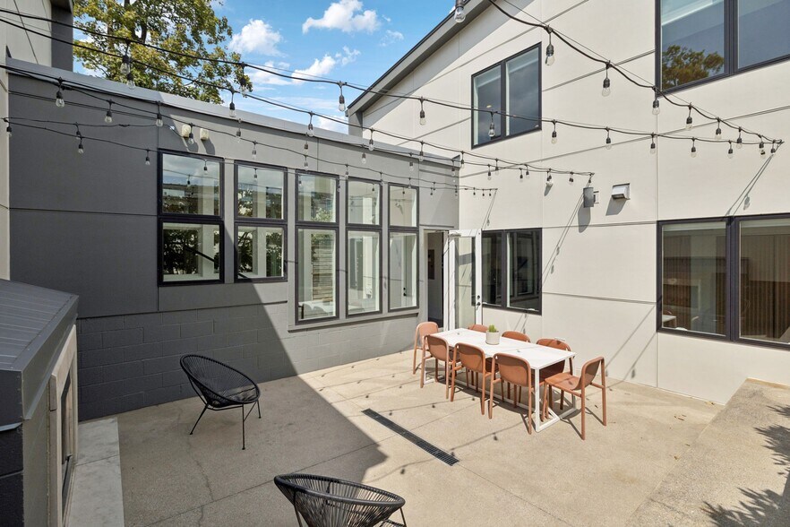 More Photos Of 2517 White Ave, Nashville Office Residential For Sale