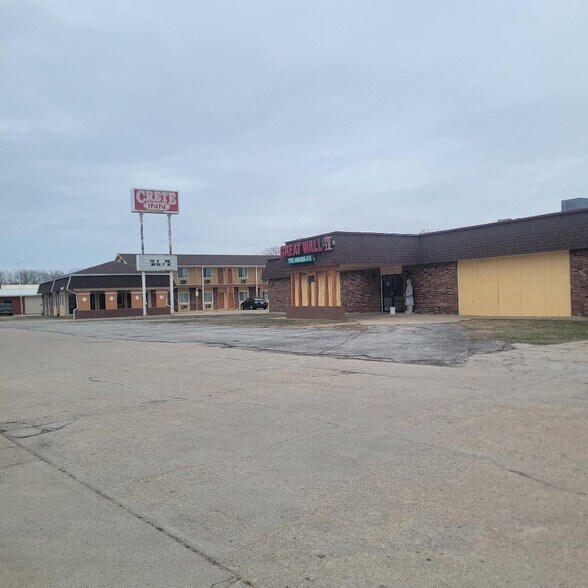 More Photos Of 1515 Blue Acres St, Crete Hotel For Sale