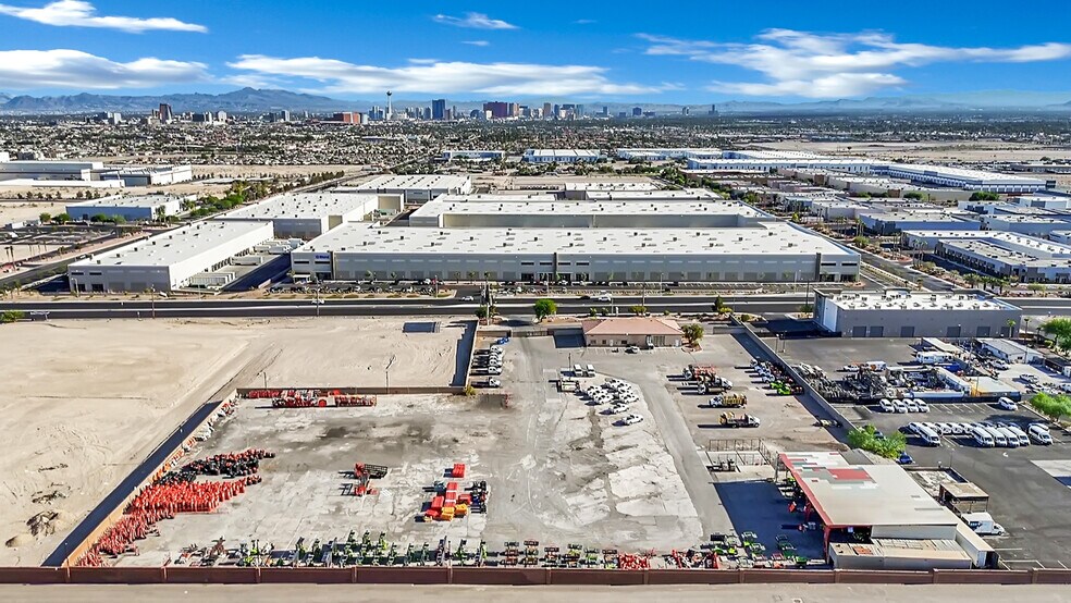 More Photos Of 2222 W Cheyenne Ave, North Las Vegas Freestanding For Lease