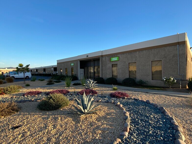 More Photos Of 409-493 Vernon Way, El Cajon Light Manufacturing For Lease