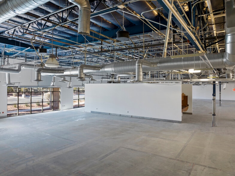 More Photos Of 900 S Pavilion Center Dr, Las Vegas Office For Sale