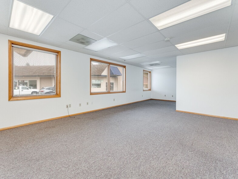 More Photos Of 2275 NE McDaniel Ln, Mcminnville Office For Lease