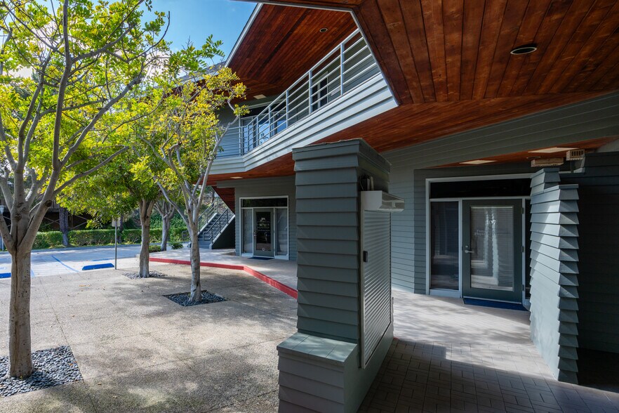 More Photos Of 5190 Governor Dr, San Diego Office For Lease