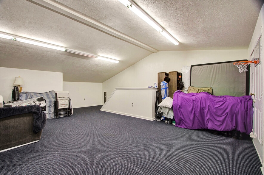 More Photos Of 464 McCaleb, Montgomery Specialty For Sale