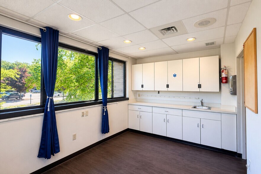 More Photos Of 160 Hawley Ln, Trumbull Medical For Sale