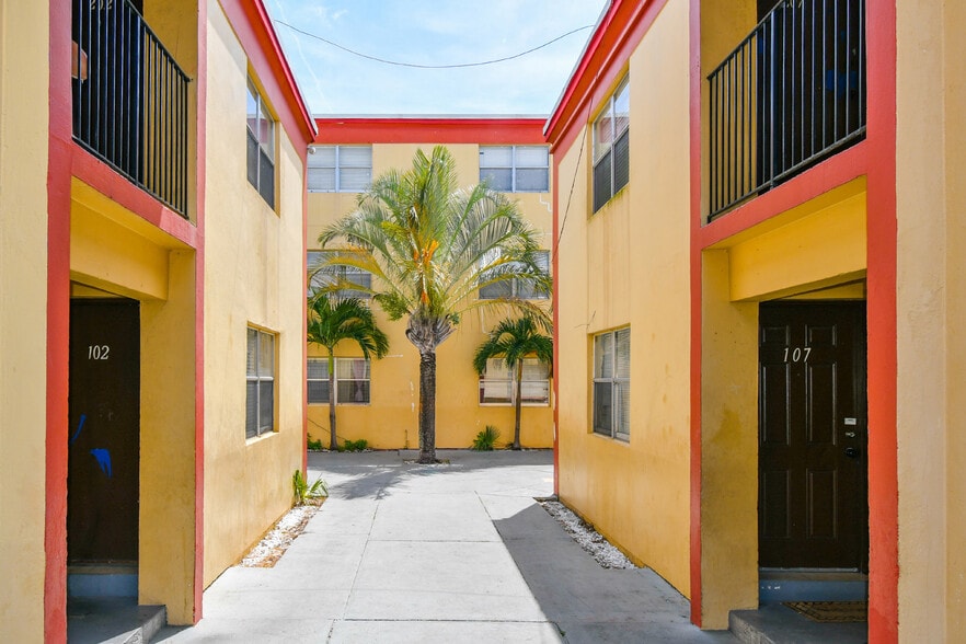 More Photos Of 2130 Avenue S, Riviera Beach Apartments For Sale