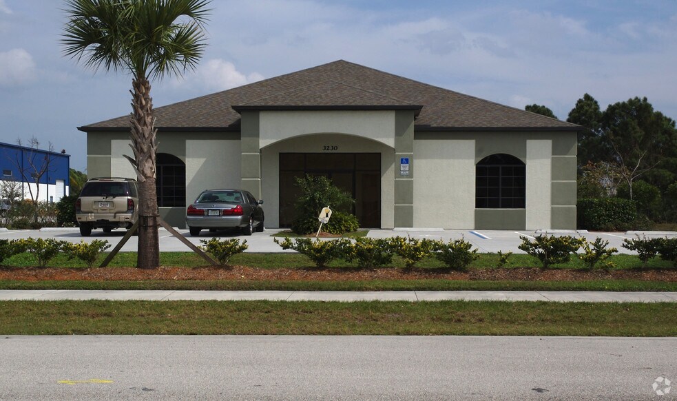 More Photos Of 3230 Murrell Rd, Rockledge Medical For Lease