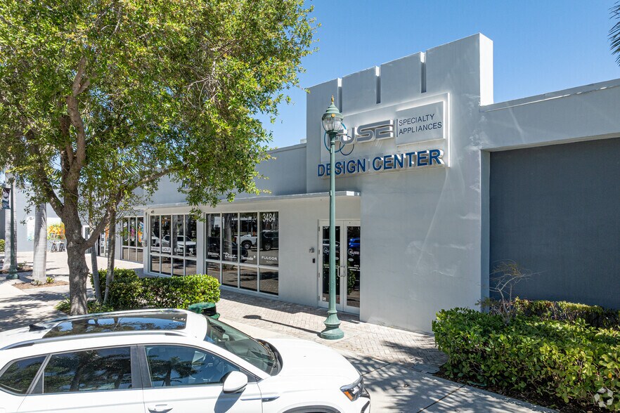 More Photos Of 3492 NE 12th Ave, Oakland Park Restaurant For Sale