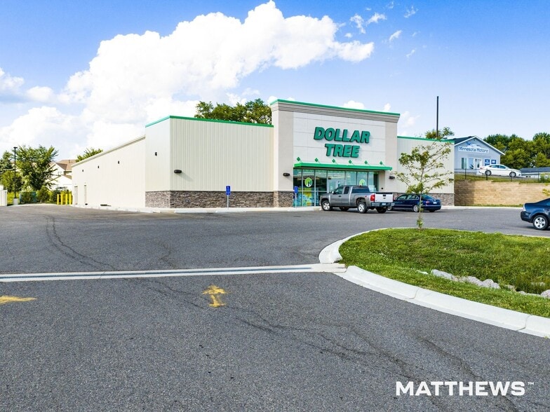 More Photos Of 945 MN-7 West, Hutchinson Convenience Store For Sale