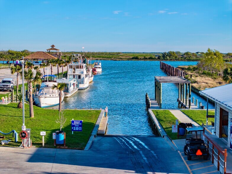More Photos Of 3902 Highway 146 N, Texas City Marina For Sale