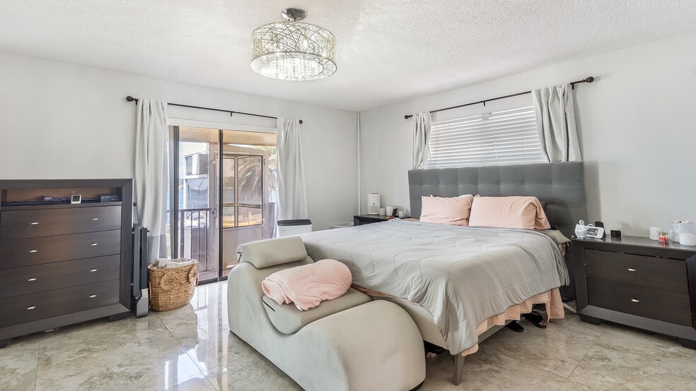 More Photos Of 505-513 S Ocean Dr, Hollywood Apartments For Sale