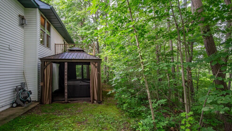 More Photos Of N1107 Roses Resort Rd, Weyerhaeuser Trailer Camper Park For Sale