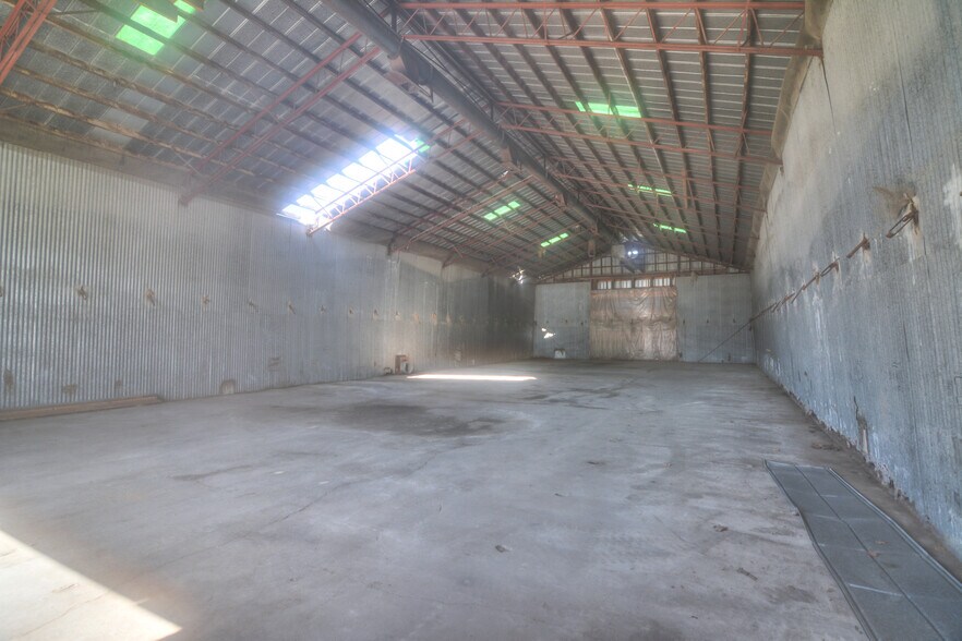 More Photos Of 236 Washington st, Maroa Warehouse For Sale