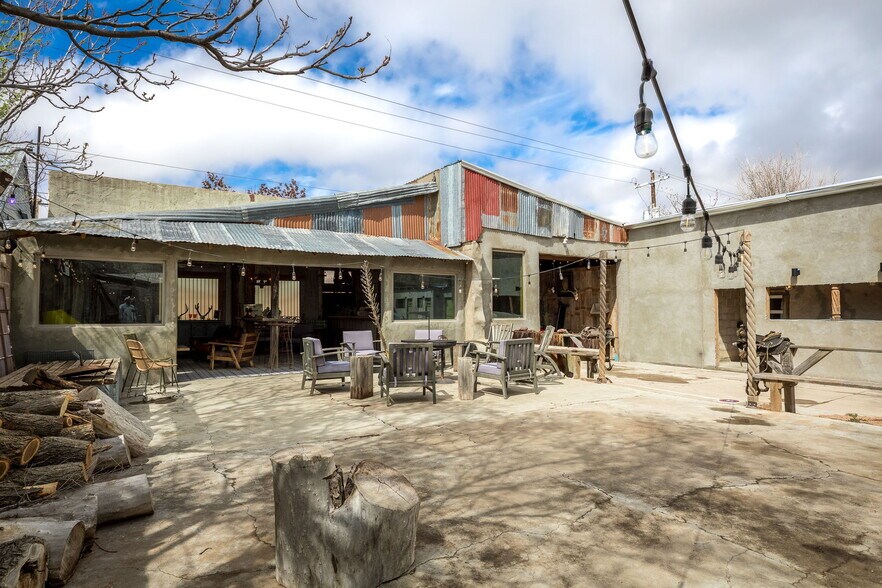 More Photos Of 206 W Murphy St, Alpine Specialty For Sale