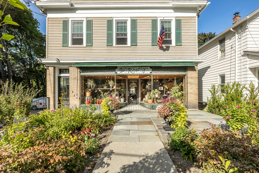More Photos Of 128 Green St, Hudson Storefront Retail Residential For Sale