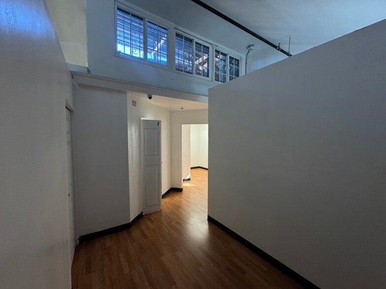 More Photos Of 6006 S Western Ave, Los Angeles Warehouse For Sale