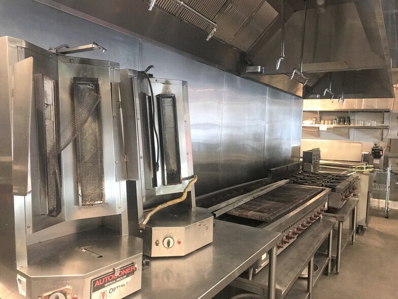 More Photos Of 525 Santa Monica Blvd, Santa Monica Apartments For Sale