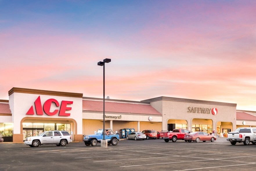 More Photos Of 541-599 W 4th St, Benson Unknown For Lease